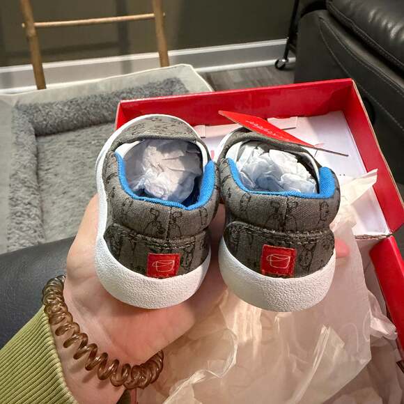 Bucket Feet - Picture 3 of 4